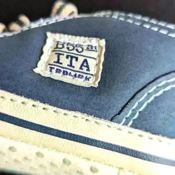 Brums Baby Crib Shoes -  BNWOT - Picture 4 of 5